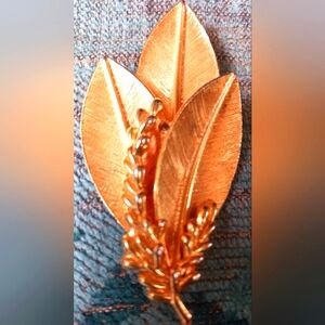 1960s vintage brooch, very complimentary with anything you wear
